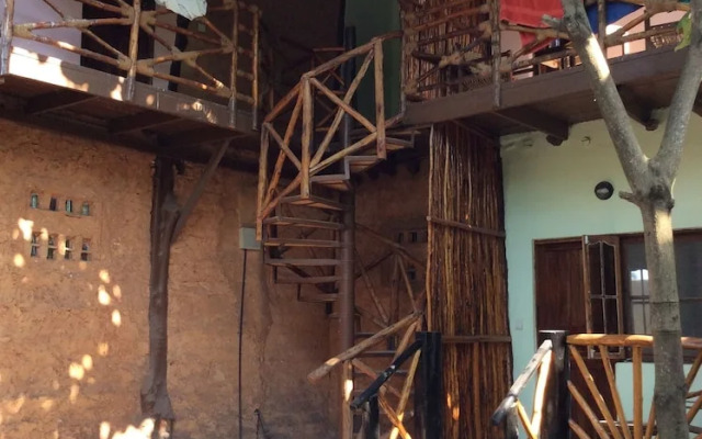 Kajibange Bar and Guesthouse