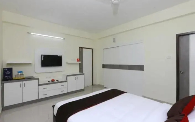 The Posh Residency, Ecr