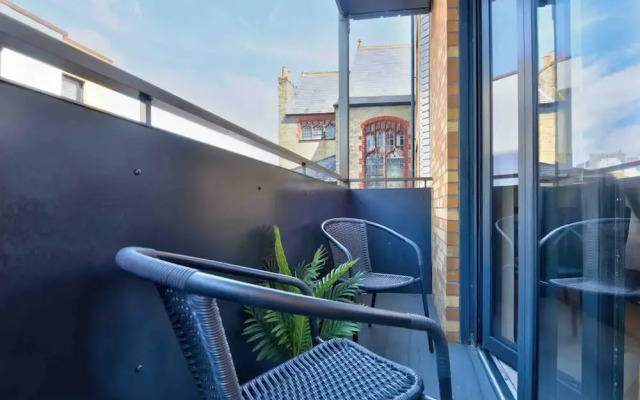 Host Stay Rox Studio