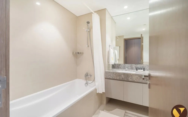 30th Floor Near Burj Khailfa Dubai Mal