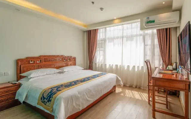 GreenTree Alliance Chizhou Jiuhuashan Zodiac statue of God Hotel