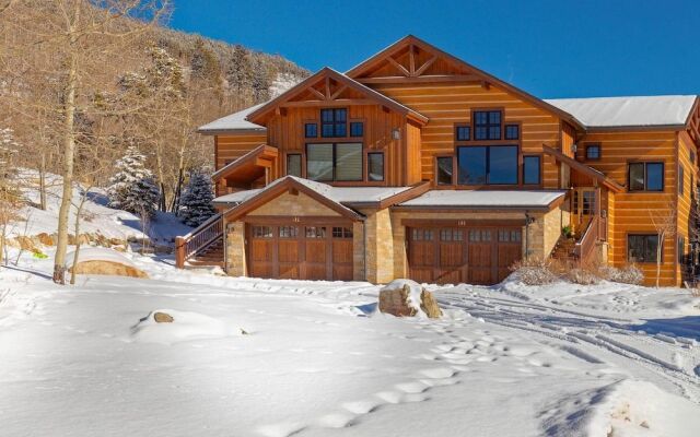 The Sanctuary Getaway - 192 3 Bedroom Home by RedAwning