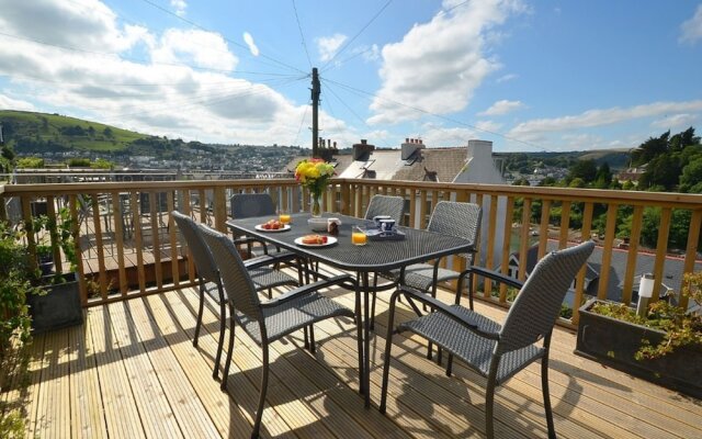 Peaceful Holiday Home in Kingswear Devon With Terrace