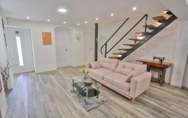 Impeccable 3-bed Apartment in Split