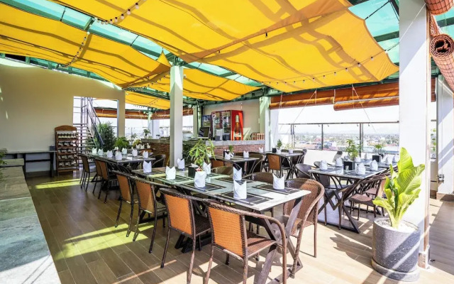 The Square Kampot Hotel