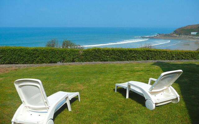 In Locquirec With 3 Bedrooms And 1 Bathrooms