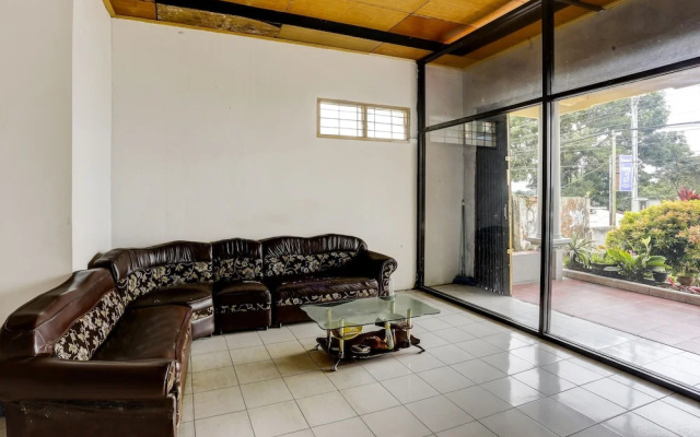 Hotel O Penginapan Aina Syariah