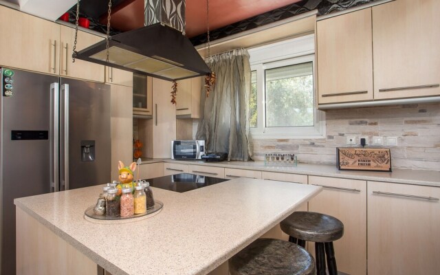 Villa Marilia - Lux home near Beach