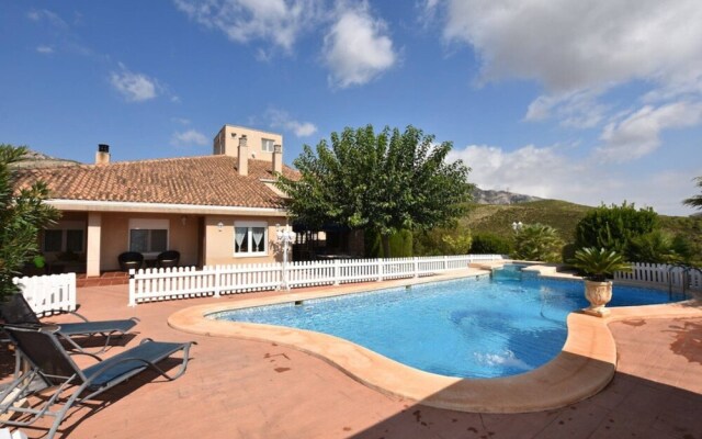 Torreta Of Gormaig, House with swimming pool