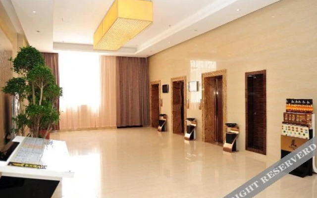 Huang He  International   Hotel