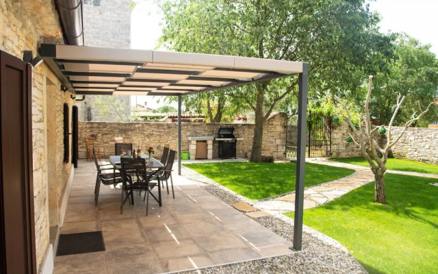 The Poolside Stone House in Bale