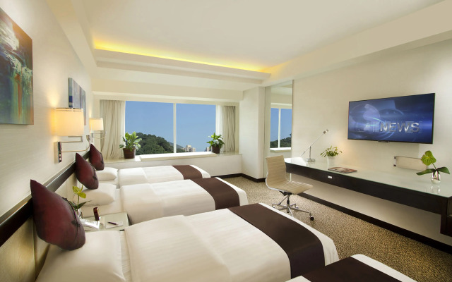 Regal Riverside Hotel