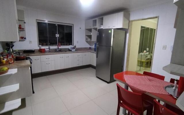 Casa Luxo: Piscina, Churras, Sinuca e Cinema - 300m da Praia