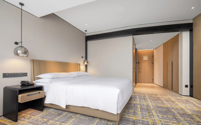 Sheraton Chengdu Lido Hotel