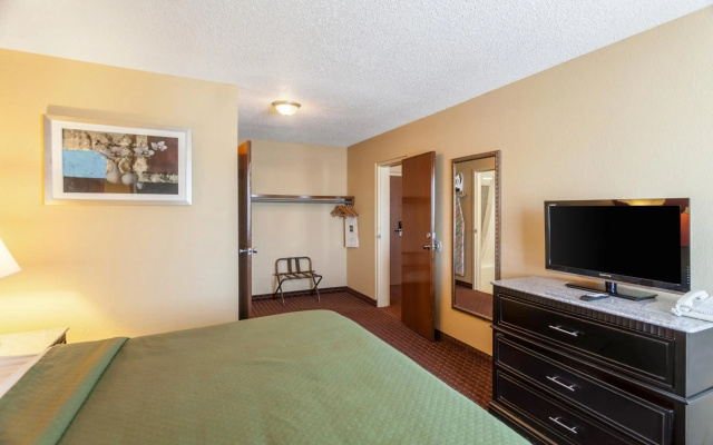 Quality Inn & Suites Lincoln South