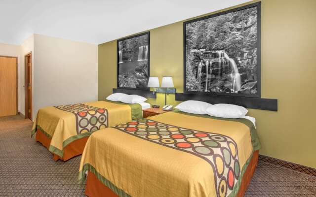 Super 8 by Wyndham Galva