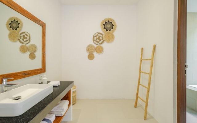 OriVista Luxury Villa 5 min to Padang Padang Beach Great Location – Bathroom – Pecatu