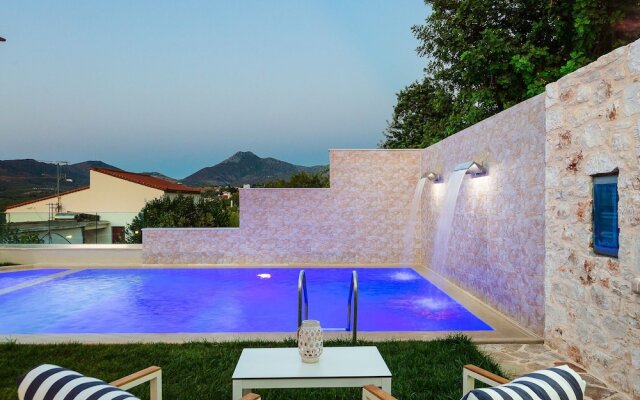 Upscale Villa With Private Pool