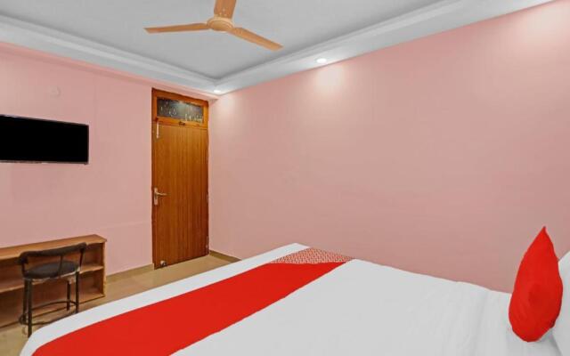 OYO 85984 Hotel Happy Spring