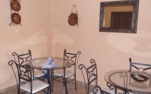 Hostal Monteolivos