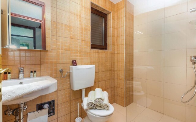 Awesome Home in Klenovica With Wifi and 2 Bedrooms
