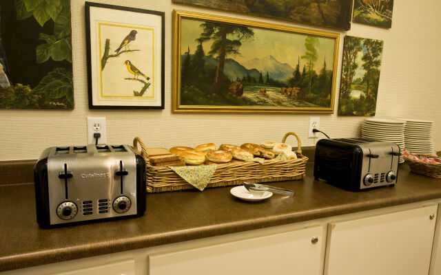 Ashland Hills Hotel & Suites