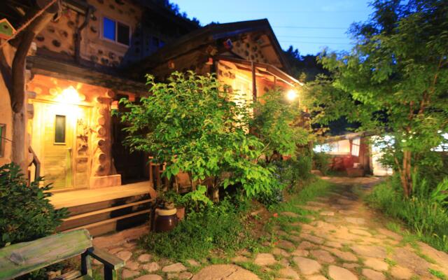 Pyeongchang Dolbaenamu Segru Pension