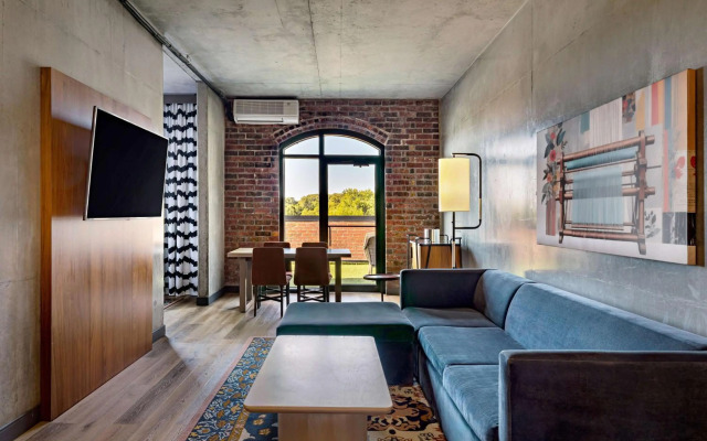 The Loom Hotel, Tapestry Collection by Hilton