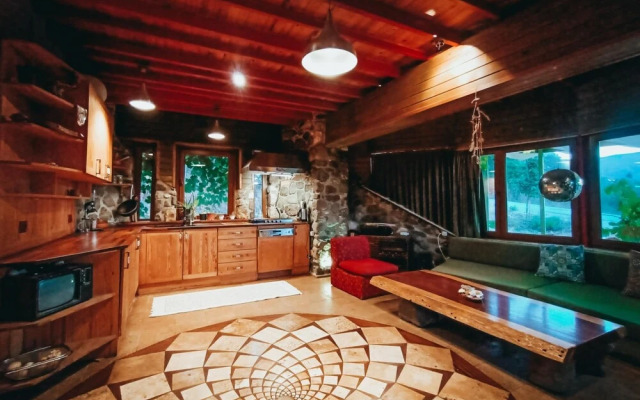 Enchanting Unique House With Backyard in Izmir