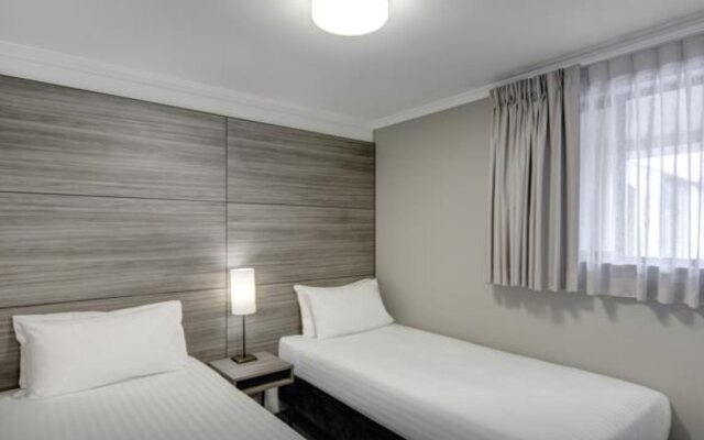 Adina Serviced Apartments Canberra James Court