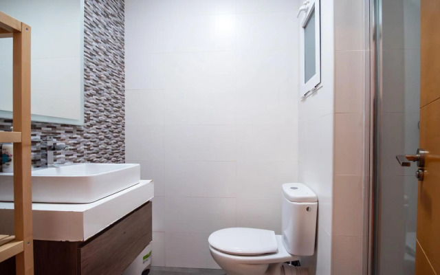 FAMILY FLAT CLOSE to the CENTER