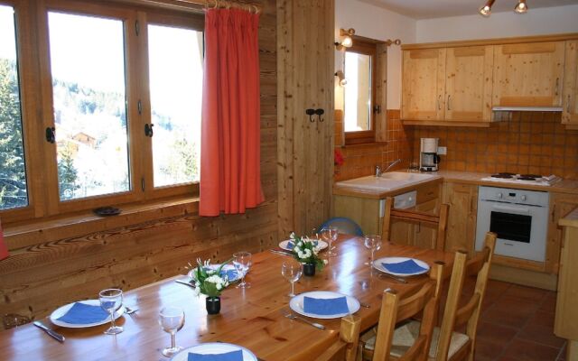 Traditional Chalet in the Large 3 Vallées Near the Slopes