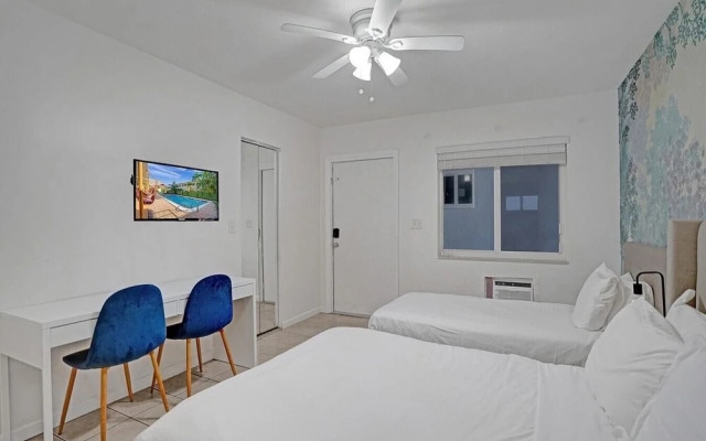 Coastal Studio by Hollywood Beach Boardwalk