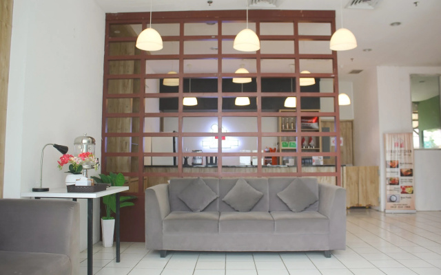 Urban Express HomTel Serpong – Lobby – South Tangerang