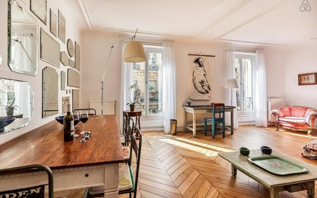 Fashion Photographer's Apartment in Le Marais-bastille
