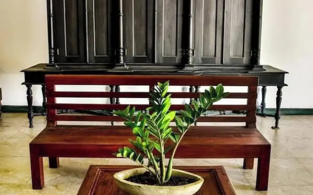 Villa Camellia Garland