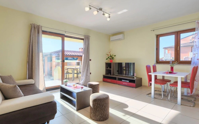 Linden Tree Pula in Pula