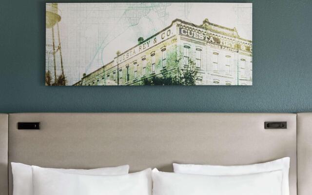 Hotel Alba, Tapestry Collection by Hilton