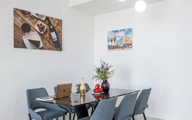 Vera Apartments - Saigon Royal Residence