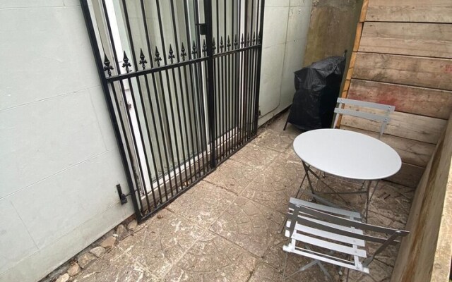 Remarkable Apartment in Oxton With Outside Space