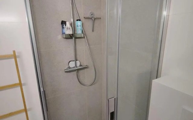 Nieuw modern appartement vlakbij strand