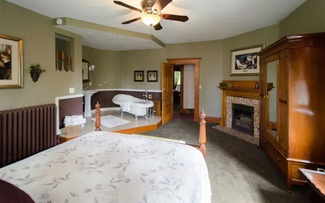 Waller House Inn