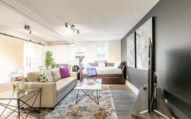 2BR Boutique Condo-prime Location DT Hamilton