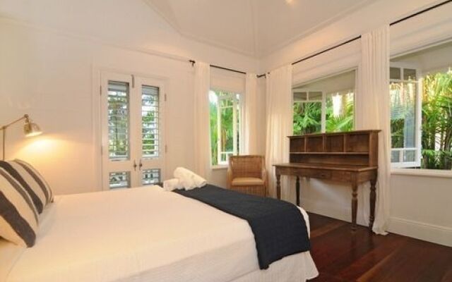 The Lighthouse At 7 Wharf Luxury House
