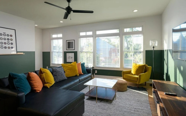 Monroe Unit 11 - 4BR Condo in Heart of Nashville