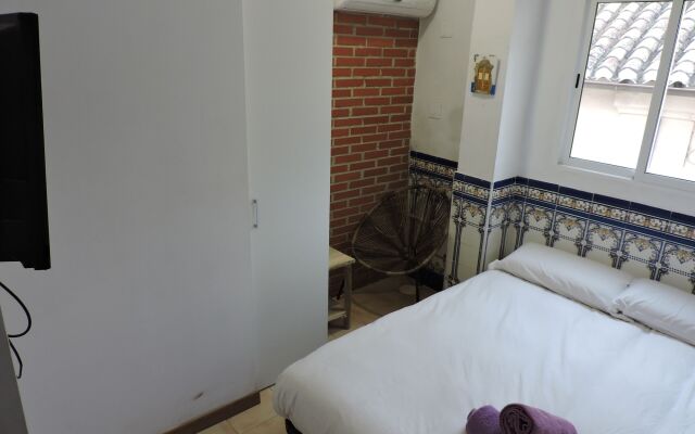 Hostal El Cascabel - Hostel