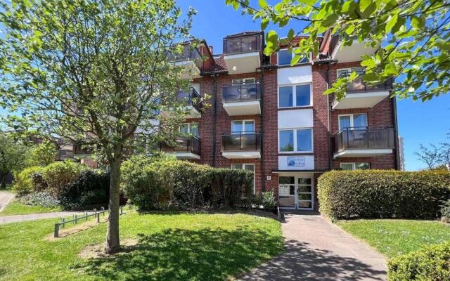 Ferienwohnung-47-mit-Schwimmbad-Sauna-Residenz-Passat-Doese