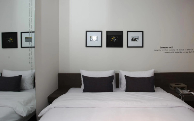 S& Hotel