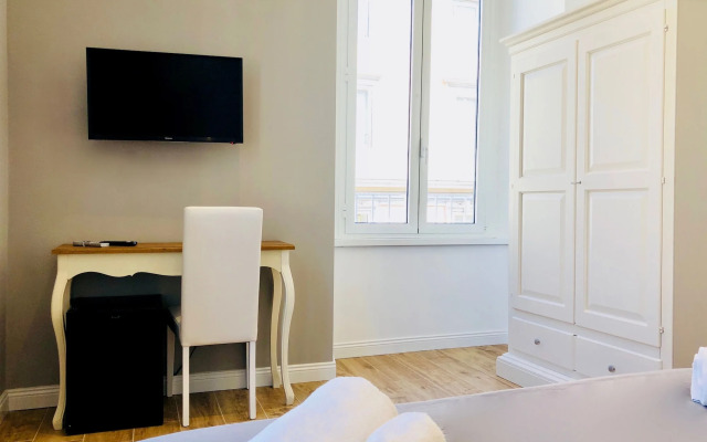 Audrey's Roman Holidays Suites&Rooms