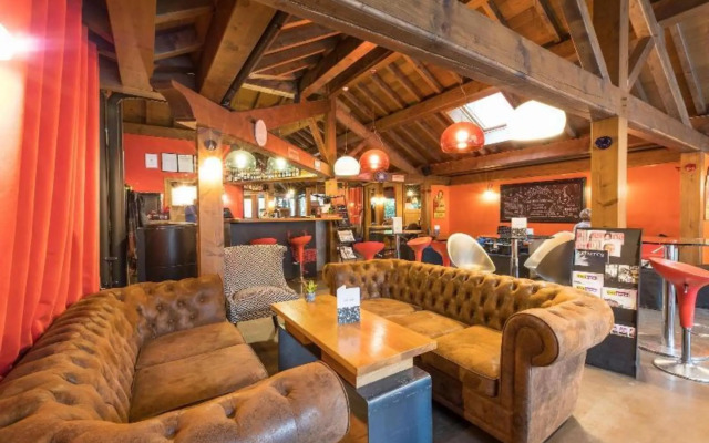 Les Cabanes De La Maison Rouge